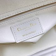 Small Lady Dior Bag White Cannage Lambskin with Gold-Finish Butterfly Studs Size 20 x 17 x 8 cm - 5