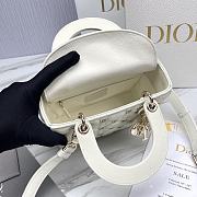 Small Lady Dior Bag White Cannage Lambskin with Gold-Finish Butterfly Studs Size 20 x 17 x 8 cm - 4