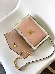 Louis Vuitton M22190 MyLockMe Chain Bag Rose Quartz Trianon Size 22.5 x 17 x 5.5 cm - 2