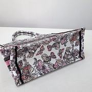 Medium Dior Book Tote White and Pastel Pink Butterfly Around The World Embroidery Size 36 x 27.5 x 16.5 cm - 5