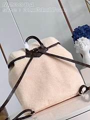 Louis Vuitton M23384 LV Ski Backpack Cream/Brown Shearling Size 31 x 31 x 17 cm - 3