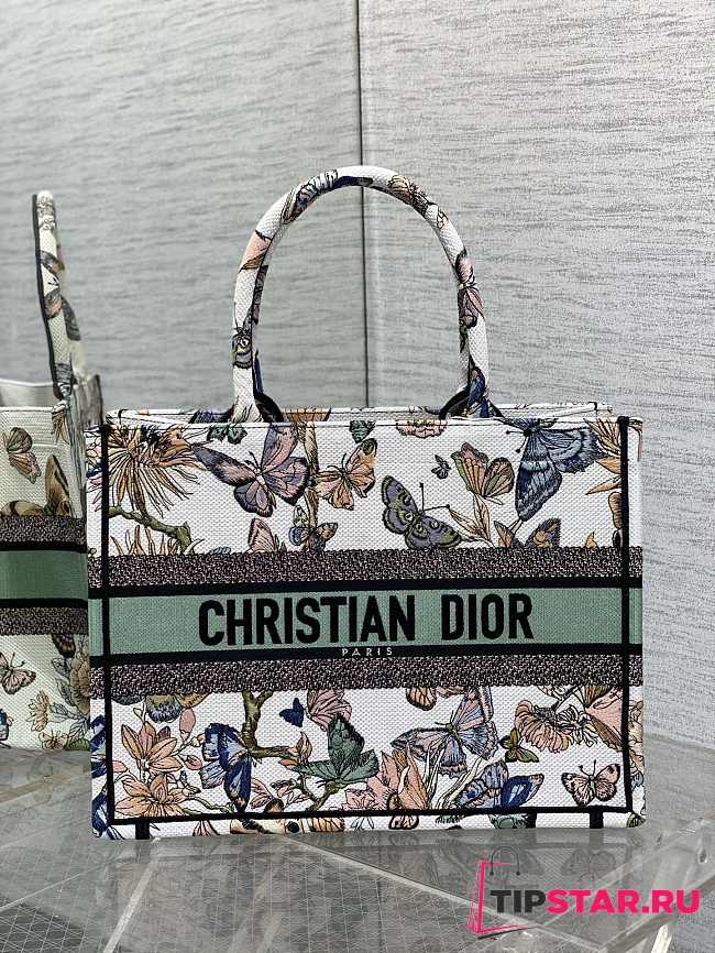 Medium Dior Book Tote White Multicolor Toile de Jouy Mexico Embroidery Size 36 x 27.5 x 16.5 cm - 1