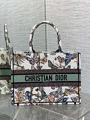 Medium Dior Book Tote White Multicolor Toile de Jouy Mexico Embroidery Size 36 x 27.5 x 16.5 cm - 1