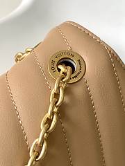 Louis Vuitton M22212 New Wave Chain Bag MM Hazelnut Brown Size 24 x 14 x 9 cm - 3