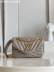 Louis Vuitton M20838 New Wave PM Chain Bag Taupe Size 21 x 12 x 9 cm - 1