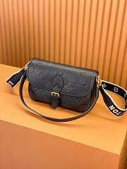 Louis Vuitton M46386 Diane Black Satchel Bag Size 24 x 15 x 9 cm - 3