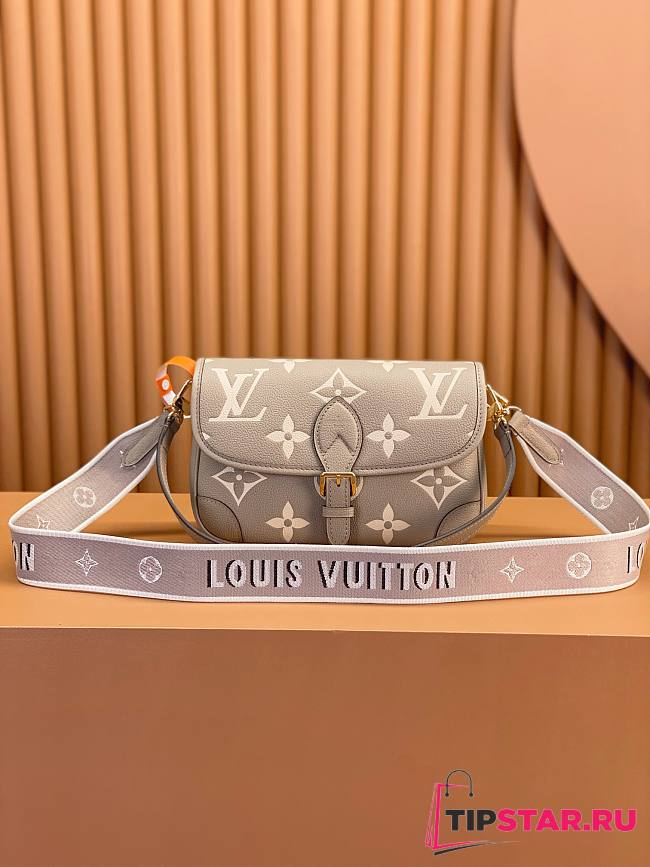 Louis Vuitton M46583 Diane Satchel Bag Tourterelle Beige/Cream Size 24 x 15 x 9 cm - 1