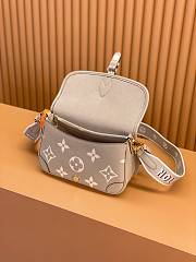 Louis Vuitton M46583 Diane Satchel Bag Tourterelle Beige/Cream Size 24 x 15 x 9 cm - 4
