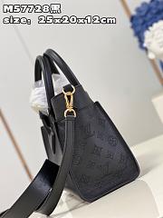 Louis Vuitton M21546 On My Side PM Tote Bag Black Size 25 x 20 x 12 cm - 4