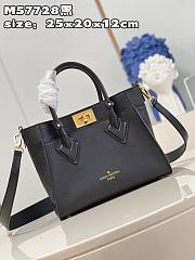 Louis Vuitton M21546 On My Side PM Tote Bag Black Size 25 x 20 x 12 cm - 2