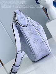 Louis Vuitton M22959 Baia PM Bag Light Lilac Size 26 x 17 x 7.5 cm - 2