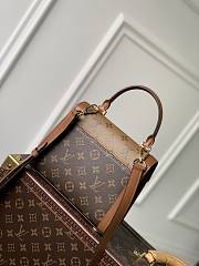 Louis Vuitton M46751 Dauphine Capitale Bag Monogram Size 17.5 x 17.5 x 9 cm - 4