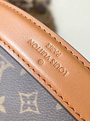 Louis Vuitton M46537 Dauphine Mini Lock XL Bag Monogram Size 20 x 15 x 9 cm - 4