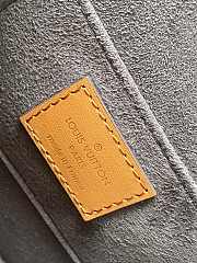 Louis Vuitton M46537 Dauphine Mini Lock XL Bag Monogram Size 20 x 15 x 9 cm - 5