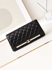 Chanel Clutch Black Lambskin Imitation Pearls AS4455 Size 15 × 30 × 4 cm - 1