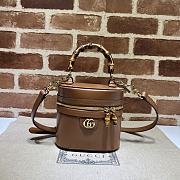 Gucci Mini Bamboo Shoulder Bag 760200 Brown Size 15.5x13.5x4 cm - 1