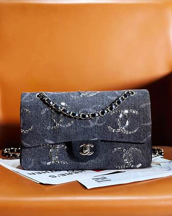 Chanel Classic Handbag A01112 Embroidered Denim Size 15.5 × 25.5 × 6.5 cm