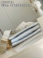 Louis Vuitton M21769 Coussin PM Bag Silver Size 26 x 20 x 12 cm - 3