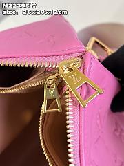 Louis Vuitton M22395 Coussin PM Bag Bonbon Pink Size 26 x 20 x 12 cm - 2