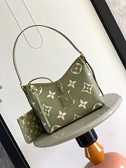 Louis Vuitton M46672 CarryAll PM Bag Light Khaki/Cream Size 29.5 x 24 x 12 cm - 1