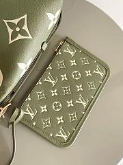Louis Vuitton M46672 CarryAll PM Bag Light Khaki/Cream Size 29.5 x 24 x 12 cm - 4