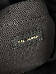 Balenciaga Women's Monaco Medium Chain Bag In Black Size 32.5 x 22 x 10 cm - 3