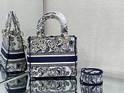 Dior Medium Lady D-Lite Bag Blue Toile de Jouy Embroidery Size 24 x 20 x 11 cm - 2