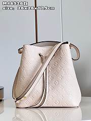 Louis Vuitton M46526 NéoNoé MM Bucket Bag Cream Size 26 x 26 x 17.5 cm - 1