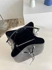 Louis Vuitton M54366 NéoNoé MM Bucket Bag Black Epi Size 26 x 26 x 17.5 cm - 4