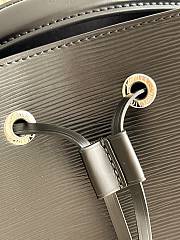 Louis Vuitton M54366 NéoNoé MM Bucket Bag Black Epi Size 26 x 26 x 17.5 cm - 3