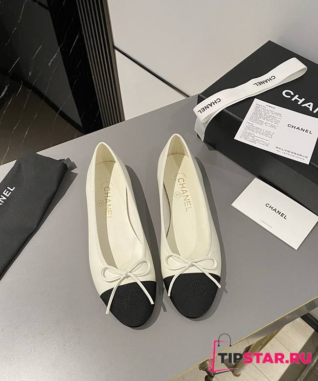 Chanel Ballet Flats G02819 Ivory & Black - 1