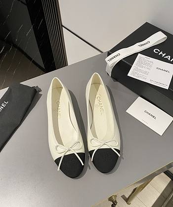 Chanel Ballet Flats G02819 Ivory & Black