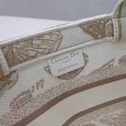 Dior Hat Basket Bag White and Gold-tone Gradient Butterflies Embroidery Size 27 x 20 x 8 cm - 3