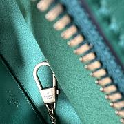 Gucci GG Marmont Half-Moon-Shaped Mini Bag 770983 Green Velvet Size 21x16x5 cm - 2