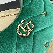 Gucci GG Marmont Half-Moon-Shaped Mini Bag 770983 Green Velvet Size 21x16x5 cm - 3