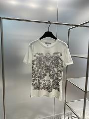 Dior T-Shirt White Cotton and Linen Jersey with Pastel Pink Butterfly Around The World Motif - 1