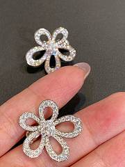 Van Cleef & Arpels Flowerlace Earrings - 3