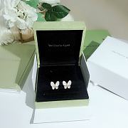 Van Cleef & Arpels Two Butterfly Earrings White - 2