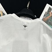 Dior T-Shirt White Cotton and Linen Jersey with Pastel Midnight Blue Butterfly Around The World Motif - 5