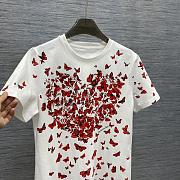 Dior T-Shirt White Cotton Jersey with Red Le Cœur des Papillons Motif - 3