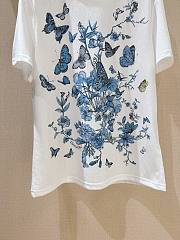 Dior T-Shirt White Cotton Jersey with Pastel Midnight Blue Toile de Jouy Mexico Motif - 4