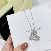 Van Cleef & Arpels Lotus Pendant 3 Flowers - 3