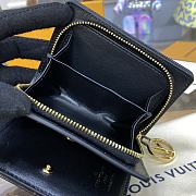 Louis Vuitton M81599 Lou Coussin Wallet Black Size 11.5 x 8.5 x 2.2 cm - 4