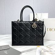 Medium Dior Book Tote Black Macrocannage Calfskin Size 36.5 x 28 x 17.5 cm - 1