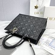 Large Dior Book Tote Black Macrocannage Calfskin Size 41.5 x 32 x 18 cm - 2