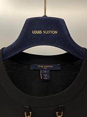 Louis Vuitton Graphic LV Print T-Shirt - 2