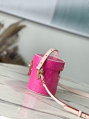 Louis Vuitton M24102 Astor Bag Neon Pink Size 12 x 14.2 x 12 cm - 4