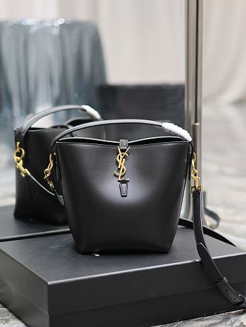 YSL Le 37 Small In Shiny Leather 749036 Black Size 17 X 20 X 13 CM