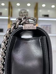 Chanel Boy Handbag Black Calfskin A67086 Size 15 × 25 × 9 cm - 2