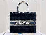 Medium Dior Book Tote Navy Blue Cannage Shearling Size 36 x 27.5 x 16.5 cm - 1
